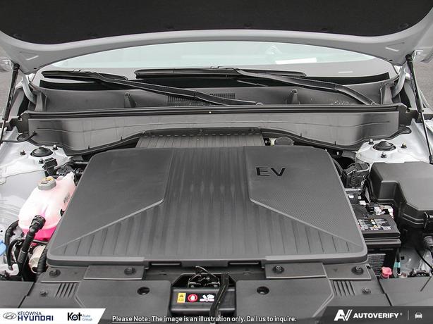 2025 Hyundai Kona electric Preferred demo image 6