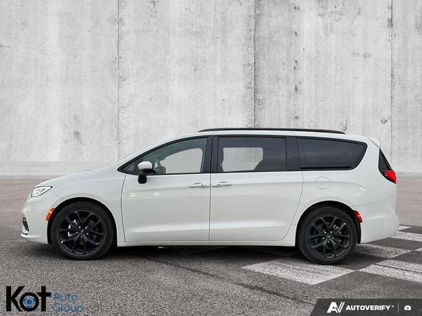 2023 Chrysler Pacifica Touring L | Power Sunroof | Remote Start | Heated Seats & image 8