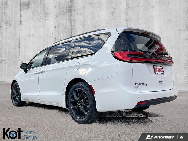 2023 Chrysler Pacifica Touring L | Power Sunroof | Remote Start | Heated Seats & image 3