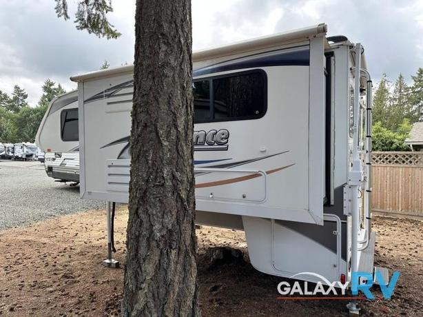 Used 2012 Lance 1181 image 7