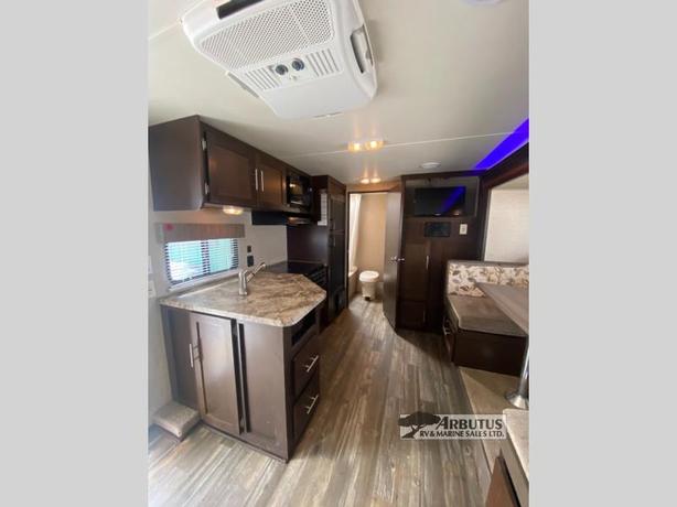 Used 2016 Forest River RV Cherokee Grey Wolf 23BD image 8