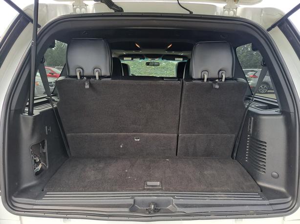 2017 Ford Expedition XLT - 4WD, Heated and Cooled Seats, Moonroof image 8
