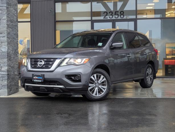 2019 Nissan Pathfinder SV - No Accidents, 4x4, 7-Passenger image 1