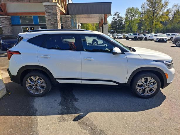 2025 Kia Seltos AWD - Heated Seats, Heated Wheel, Back-Up Camera image 5