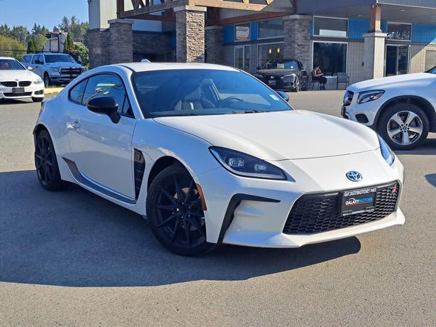 2024 Toyota GR86 Premium - Heated Seats image 4