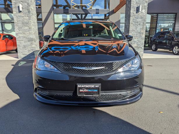 2024 Chrysler Grand Caravan SXT - No Accidents, Power Doors/Gate, Navigation image 3