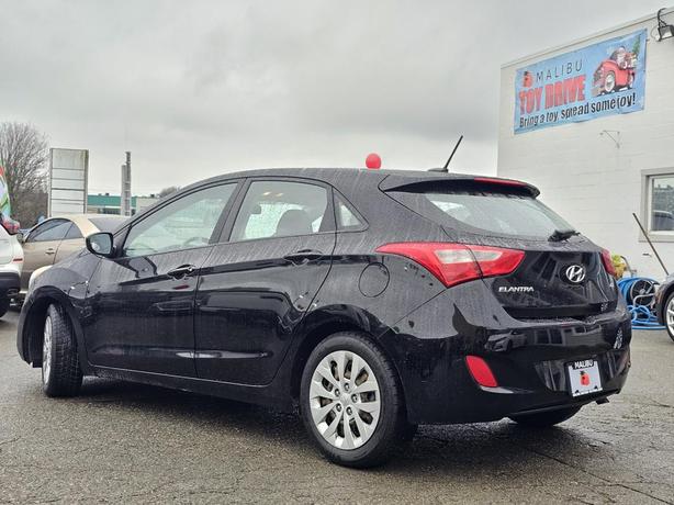 2016 Hyundai Elantra GT 5dr HB Auto GT image 4