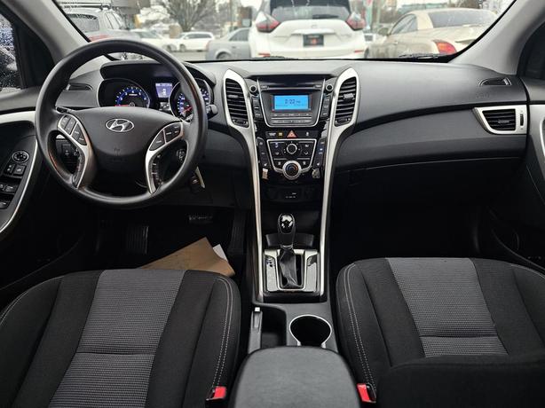 2016 Hyundai Elantra GT 5dr HB Auto GT image 6