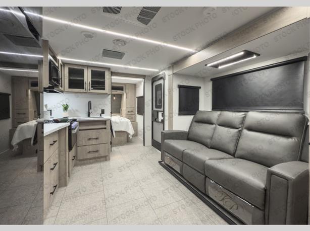 Used 2022 Grand Design Imagine 22RBE image 2