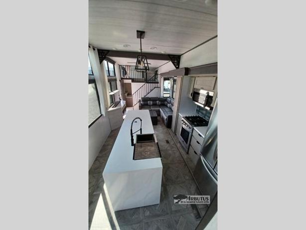 Used 2024 Forest River RV Wildwood Grand Lodge 44VIEW image 5