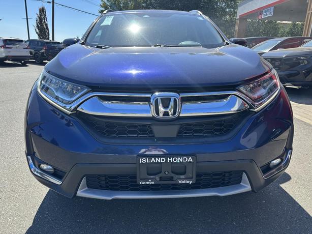 2017 Honda CR-V Touring image 2