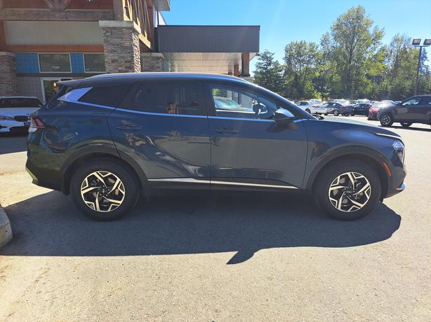 2024 Kia Sportage AWD - Heated Seats, Back-Up Camera image 5