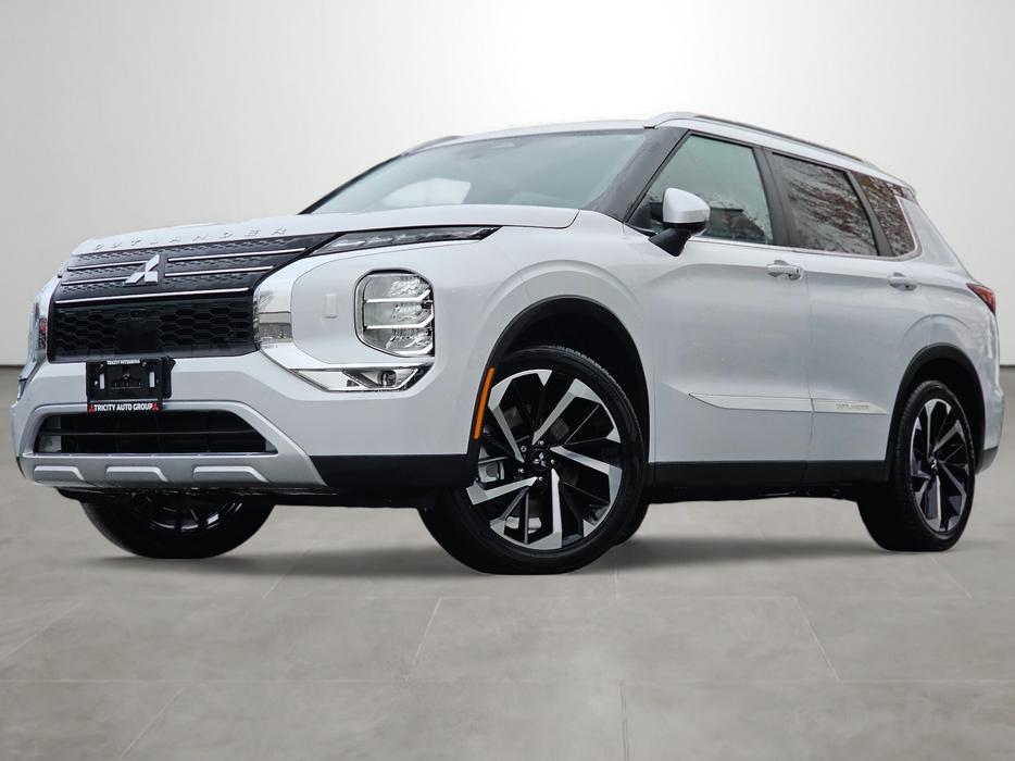 2024 Mitsubishi Outlander display photo
