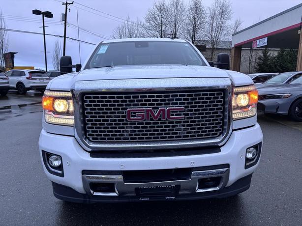 2015 GMC Sierra 3500 Denali image 2