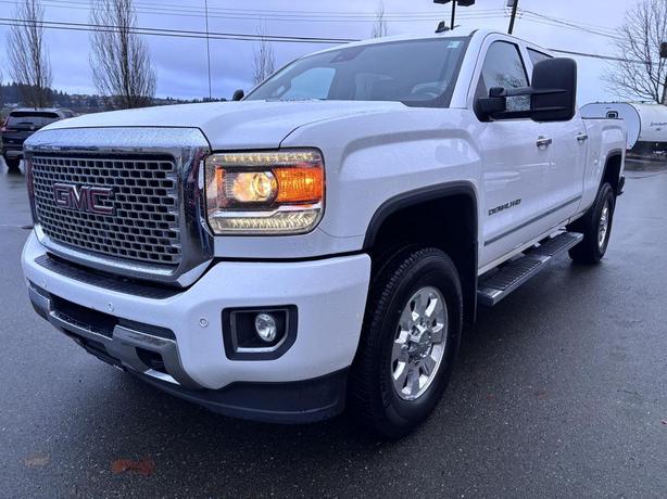 2015 GMC Sierra 3500 Denali image 3