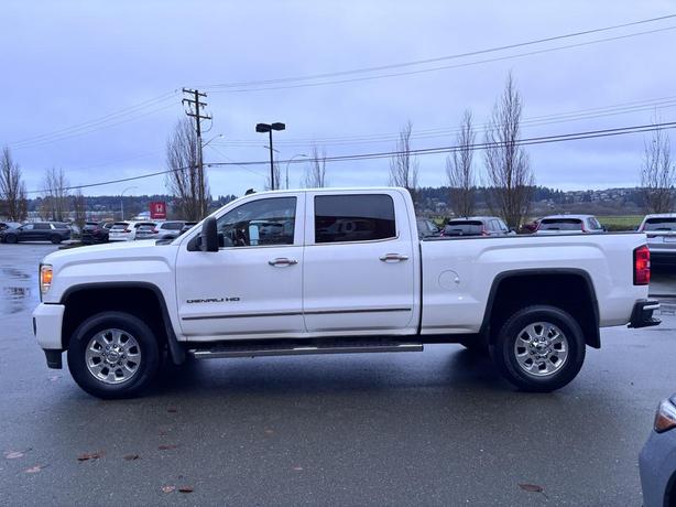 2015 GMC Sierra 3500 Denali image 4
