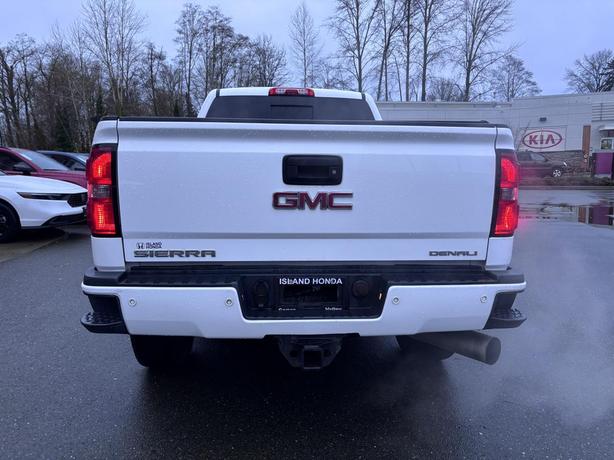 2015 GMC Sierra 3500 Denali image 6