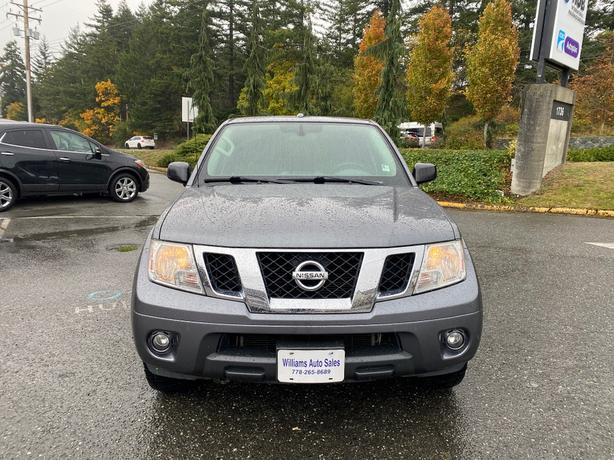 2018 Nissan  Frontier SV V6 image 2