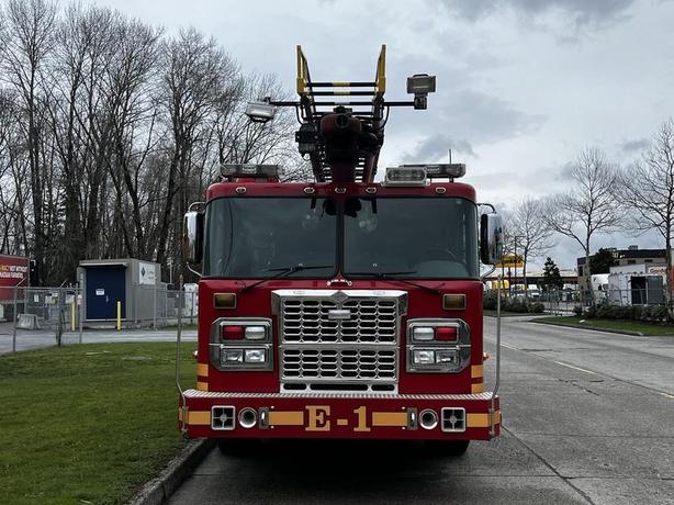 2009 Spartan Gladiator Classic Central Pumper 51' Aerial Fire Truck image 3