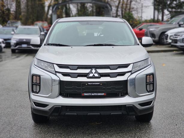 2023 Mitsubishi RVR image 2