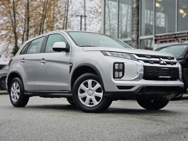 2023 Mitsubishi RVR image 3