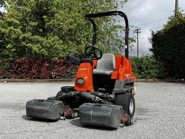 2015 Jacobsen Eclipse 322 3WD Mower image 5