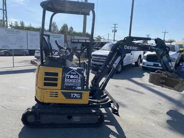 2022 John Deere 17G Excavator Diesel with 2 buckets image 4