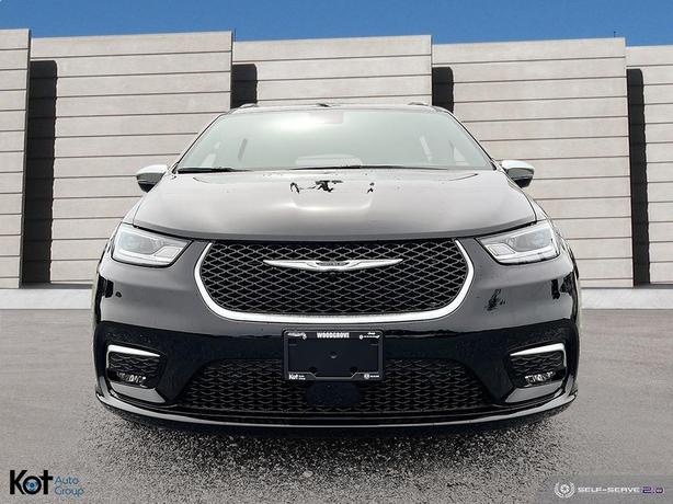 2024 Chrysler Pacifica Hybrid Pinnacle image 2