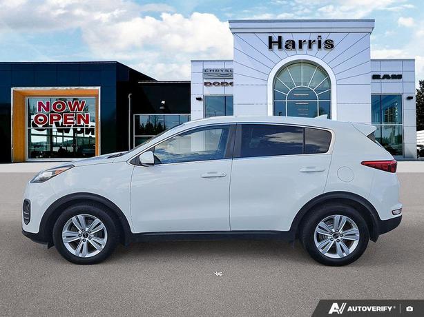 2017 Kia Sportage LX FWD | Heated Seats | Bluetooth! image 3