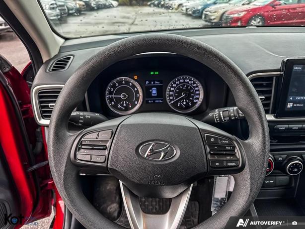 2022 Hyundai Venue Essential ! NO ACCIDENTS! ONE OWNER! LOW KMS! KEYLESS ENTRY!  image 7