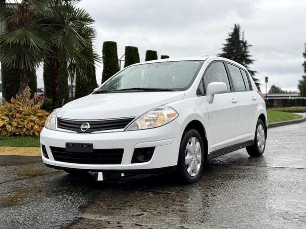 2012 Nissan Versa 1.8 S Hatchback image 4