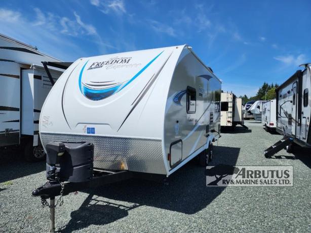 Used 2019 Coachmen RV Freedom Express Ultra Lite 204RD image 4
