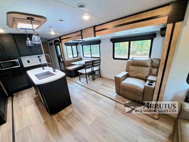 Used 2022 Keystone RV Outback 328RL image 7