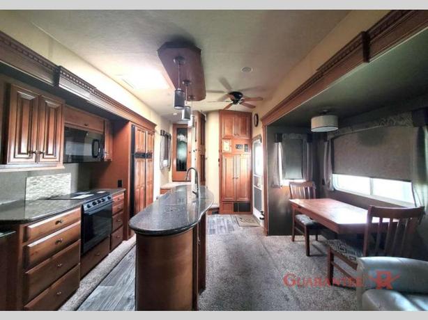 Used 2017 Northwood Arctic Fox 35-5Z image 8