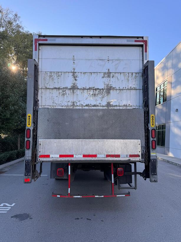 2018 Hino 338 BOX image 6