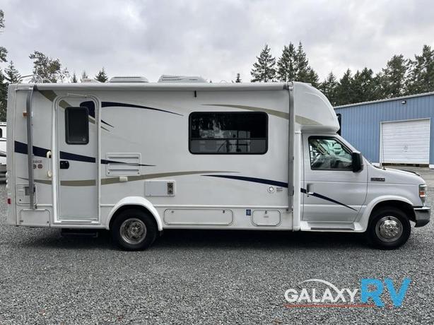 Used 2010 Forest River RV Lexington 235CD image 3