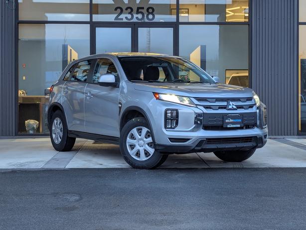 2023 Mitsubishi RVR ES - 4x4, Heated Seats, Android Auto/Apple CarPlay image 4