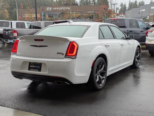 2023 Chrysler 300 S - Heated/Vented Seats, Sunroof, Leather, NAV image 5