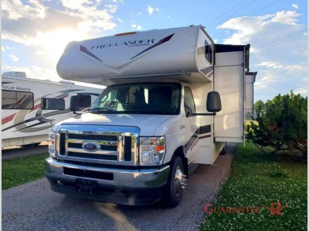 Used 2023 Coachmen RV Freelander 26DS image 3