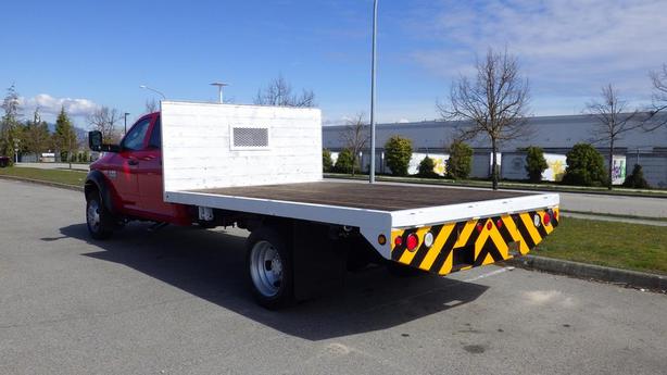 2015 RAM 5500 Crew Cab  12 Foot Flatdeck 4WD Dually image 8