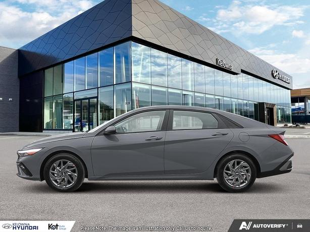 2025 Hyundai Elantra Preferred demo image 3