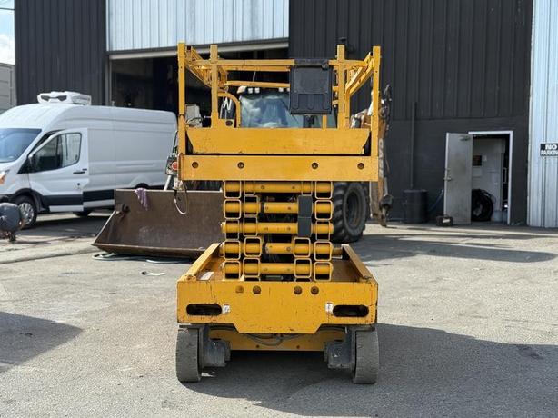 2013 Haulotte Compact 3947E Electric Scissor Lift image 2