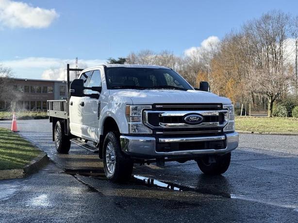 2020 Ford F-350 XLT 4X4 9-Foot Flat Deck Truck image 2
