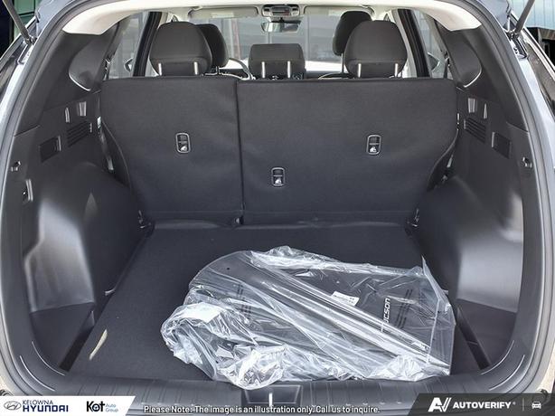 2025 Hyundai Tucson Hybrid Ultimate demo image 7