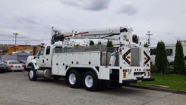 2012 International 7400 Crane/Digger Tandem Axle Air Brake image 7