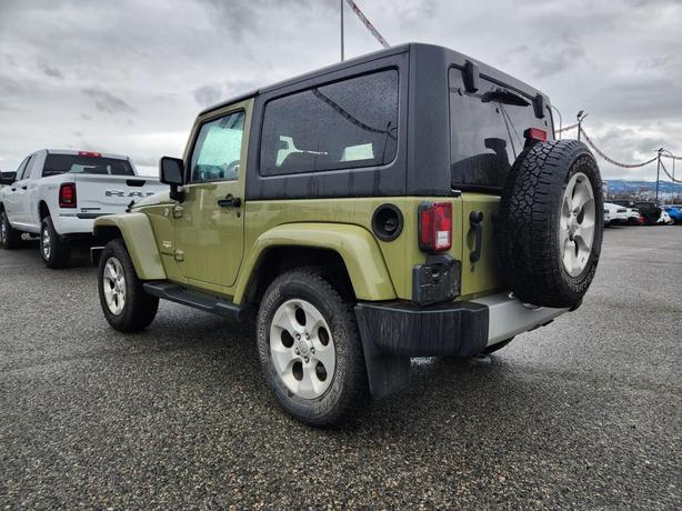 2013 Jeep Wrangler Sahara image 4
