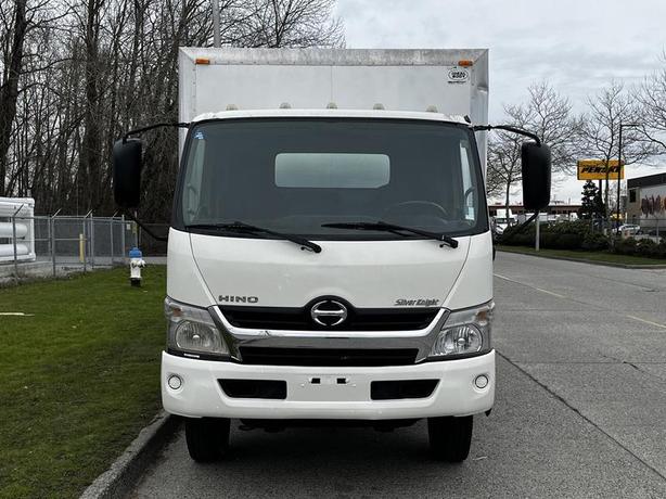 2013 Hino 195 Silver Knight 16 Foot Cube Van Diesel image 3