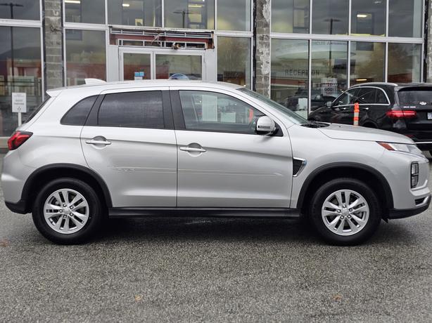 2023 Mitsubishi RVR SE AWC - No Accidents, One Owner, Heated Seats image 4