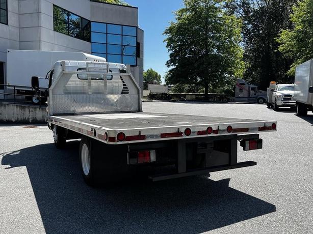 2013 Mitsubishi Fuso FE160 14-Foot Flatdeck Diesel image 8