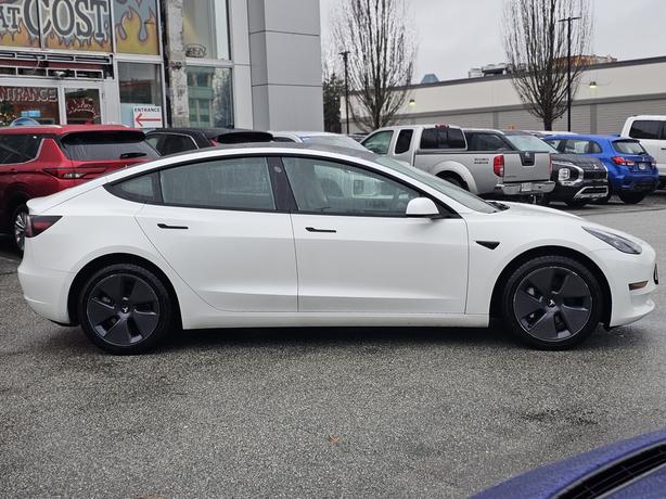 2022 Tesla Model 3 Standard Range - Local BC, Premium Connectivity image 4